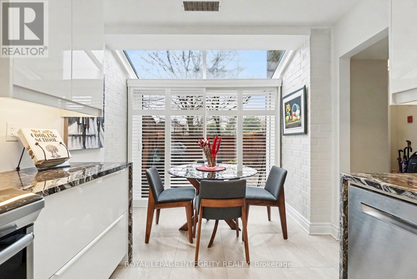 30 - 100 HILLSIDE DRIVE Image 16