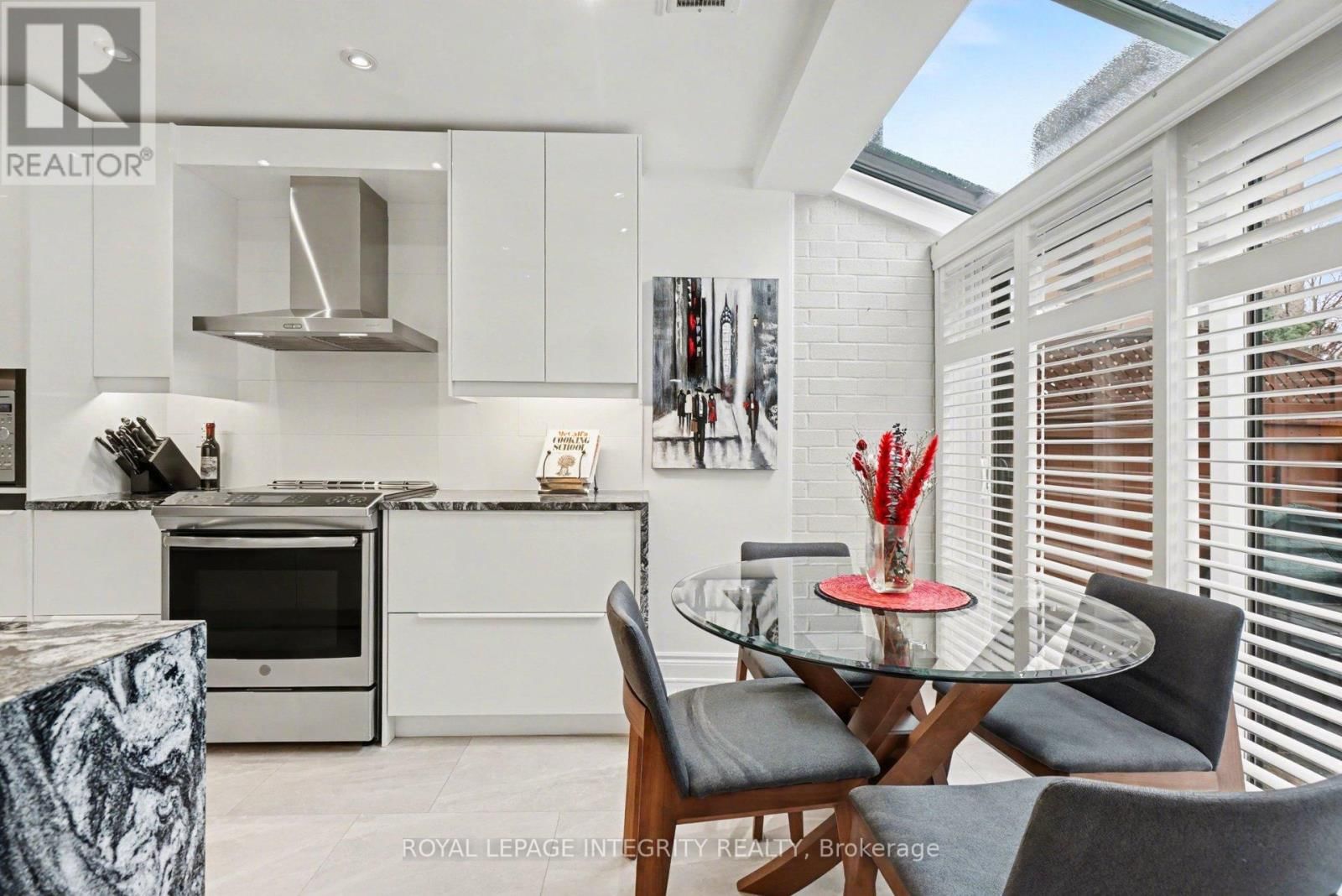 30 - 100 HILLSIDE DRIVE Image 17