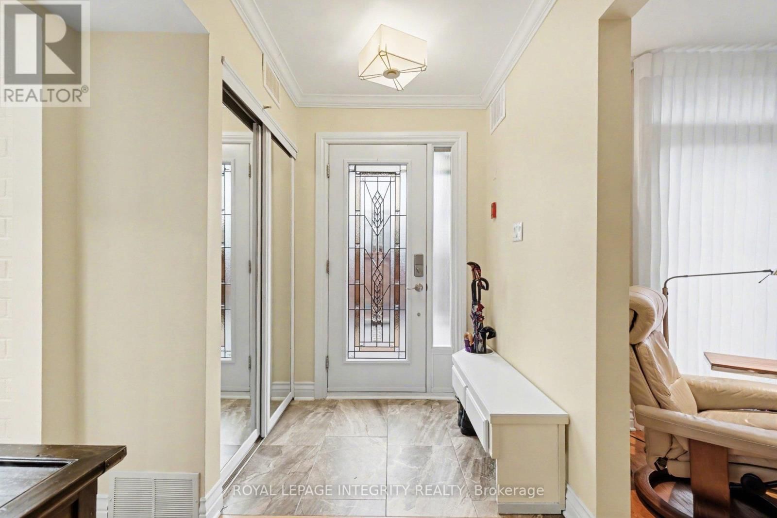 30 - 100 HILLSIDE DRIVE Image 3