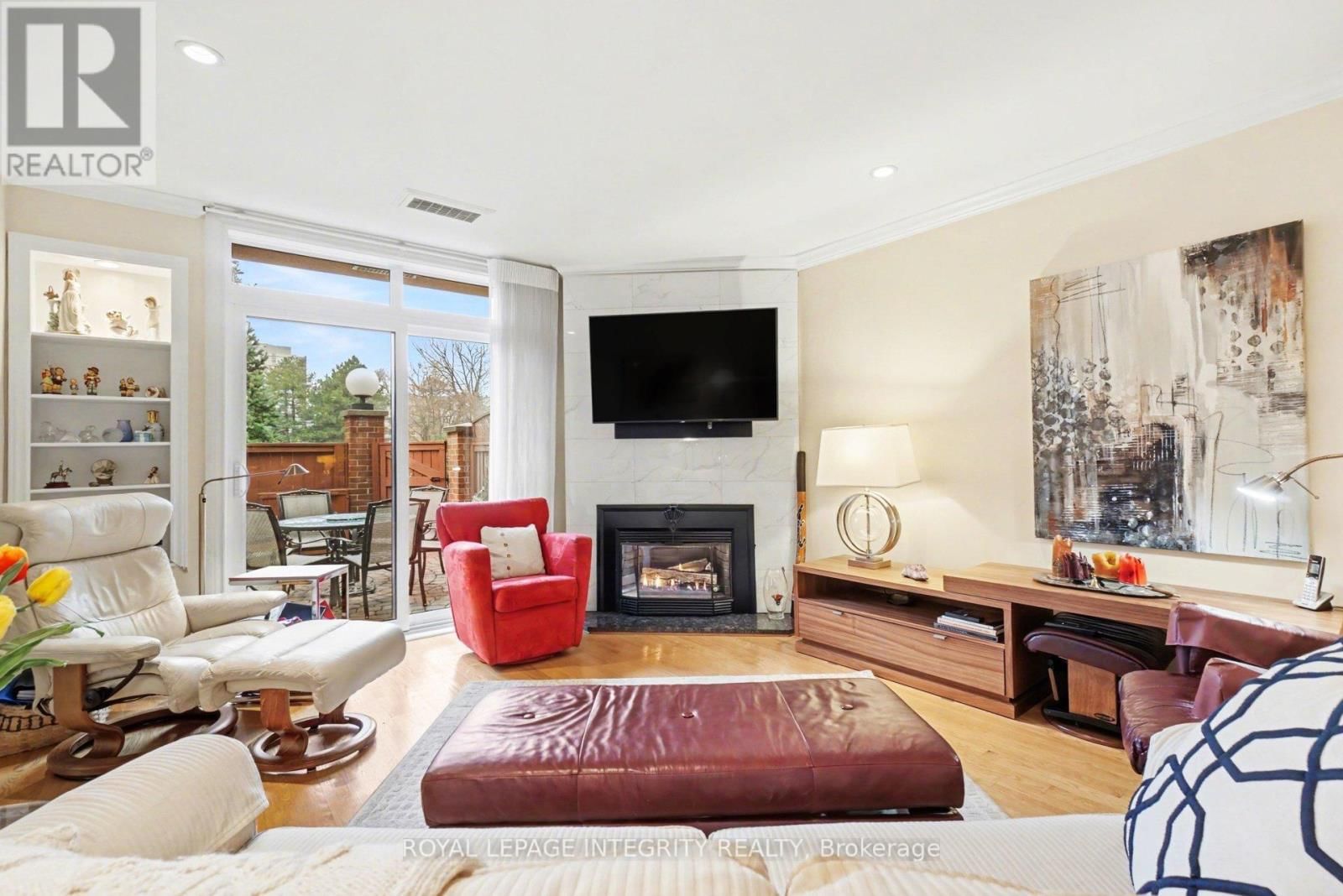 30 - 100 HILLSIDE DRIVE Image 9