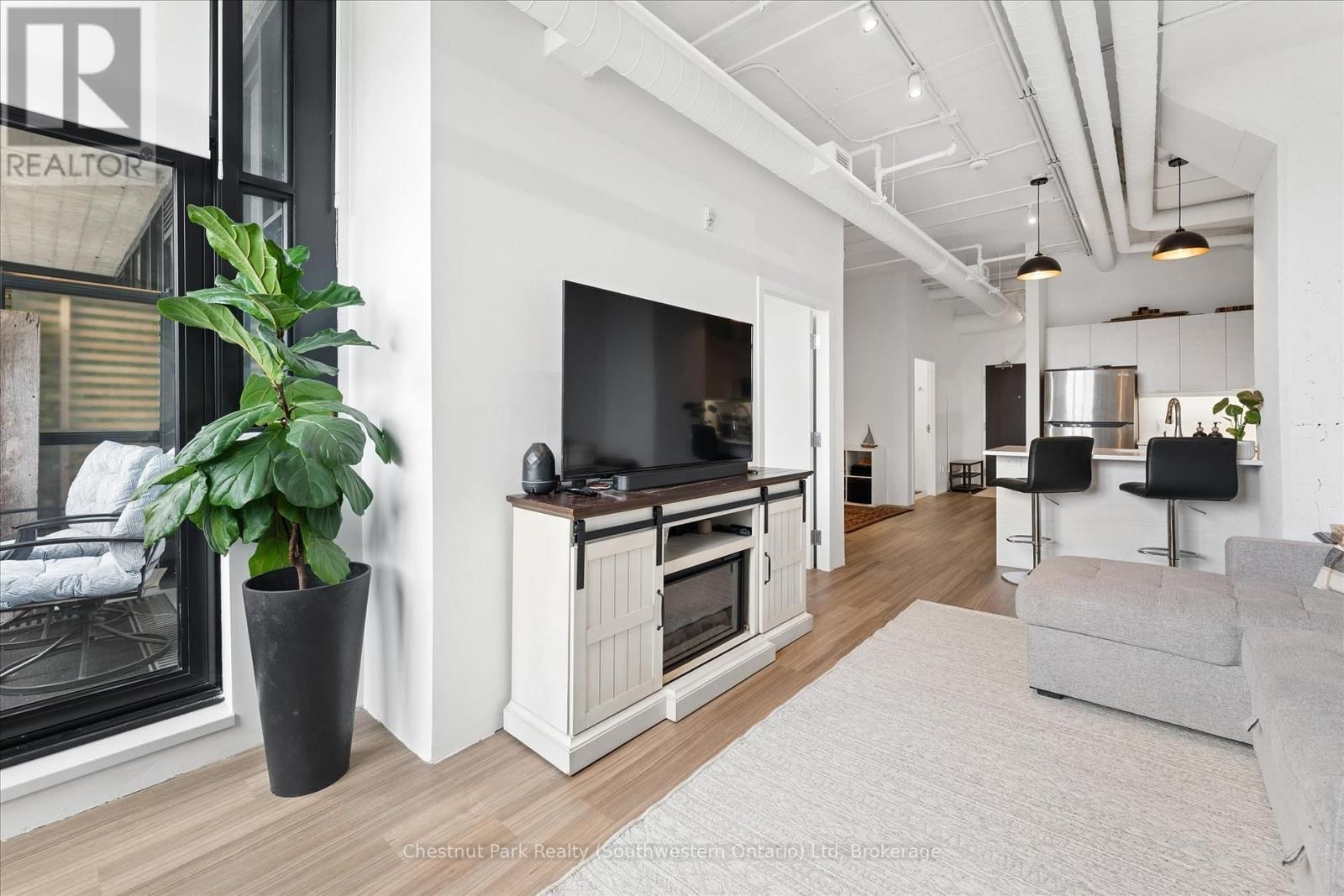 317 - 120 HURON STREET Image 10