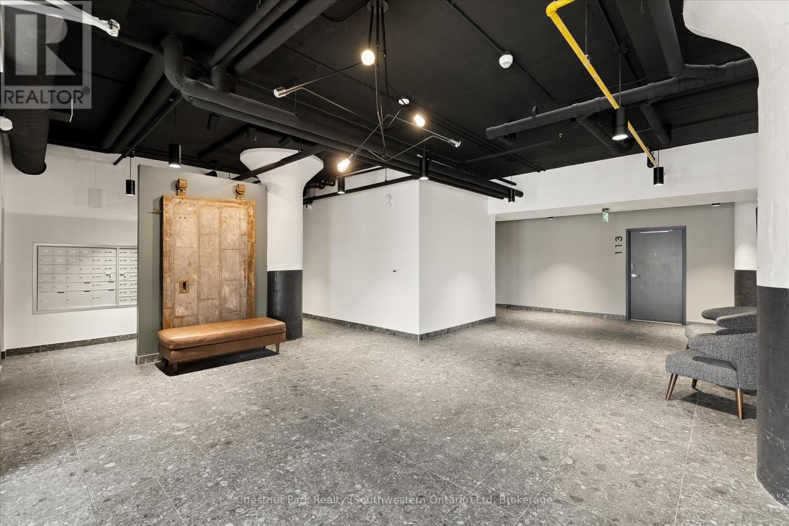 317 - 120 HURON STREET Image 18