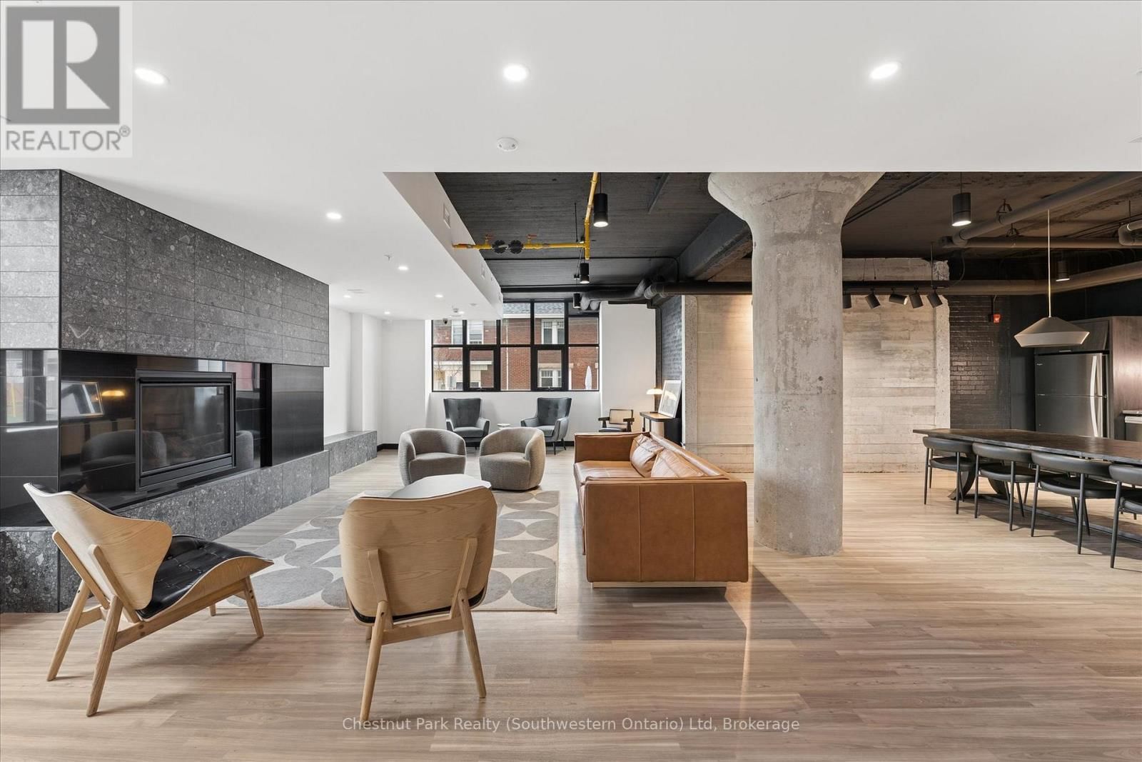 317 - 120 HURON STREET Image 21