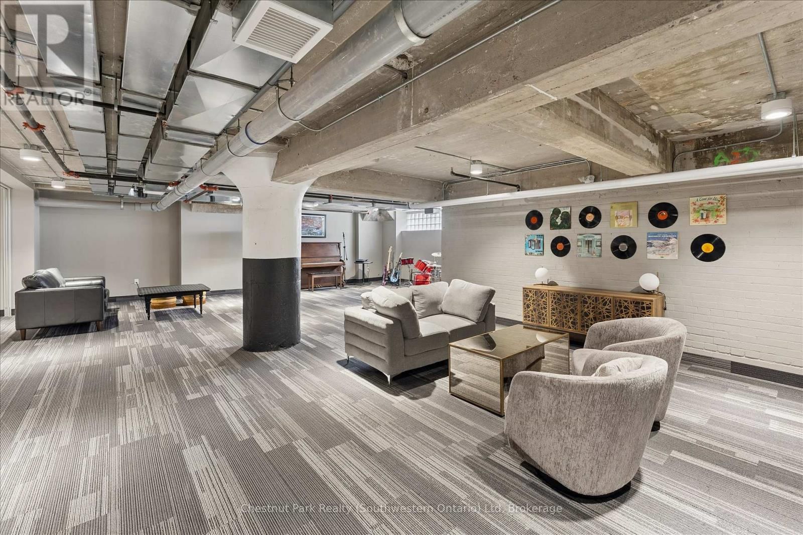 317 - 120 HURON STREET Image 25