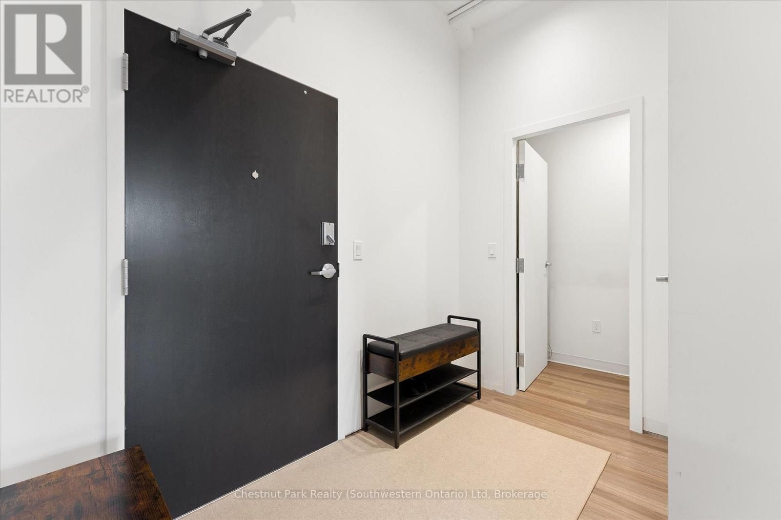 317 - 120 HURON STREET Image 3