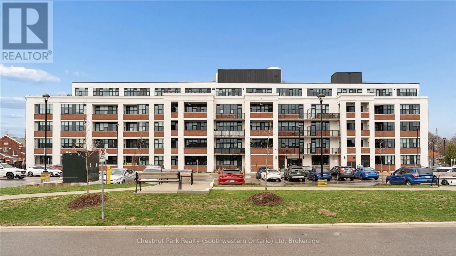 317 - 120 HURON STREET Image 32