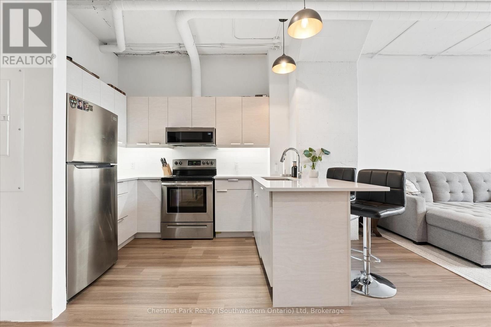 317 - 120 HURON STREET Image 6