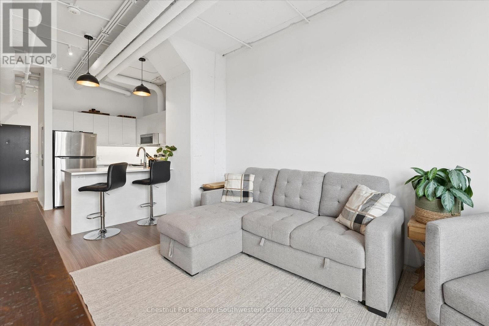 317 - 120 HURON STREET Image 9