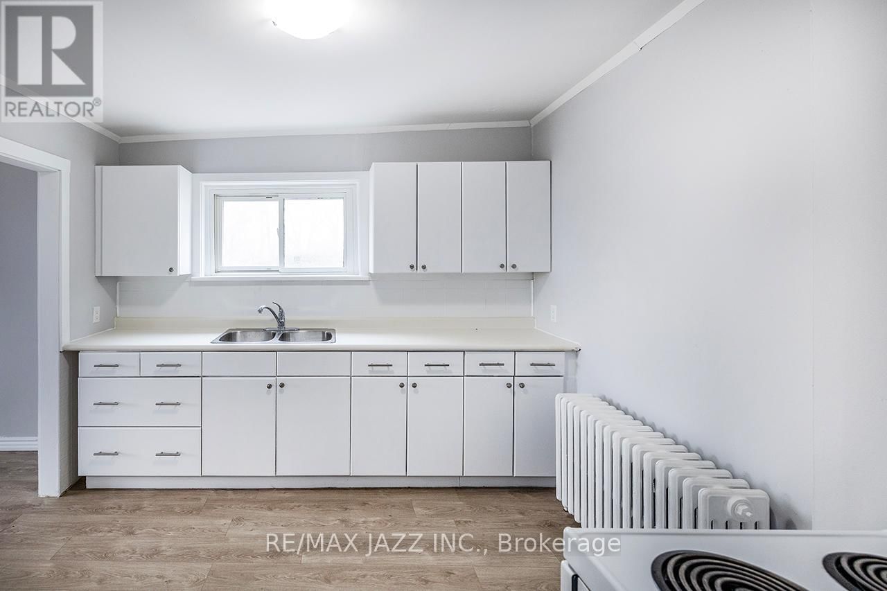 221 WALTON STREET Image 24