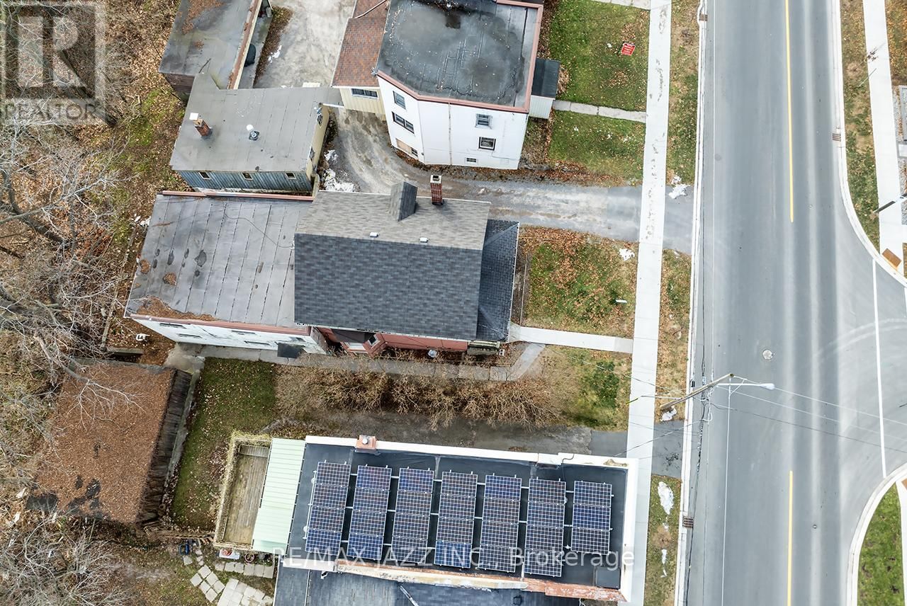 221 WALTON STREET Image 46