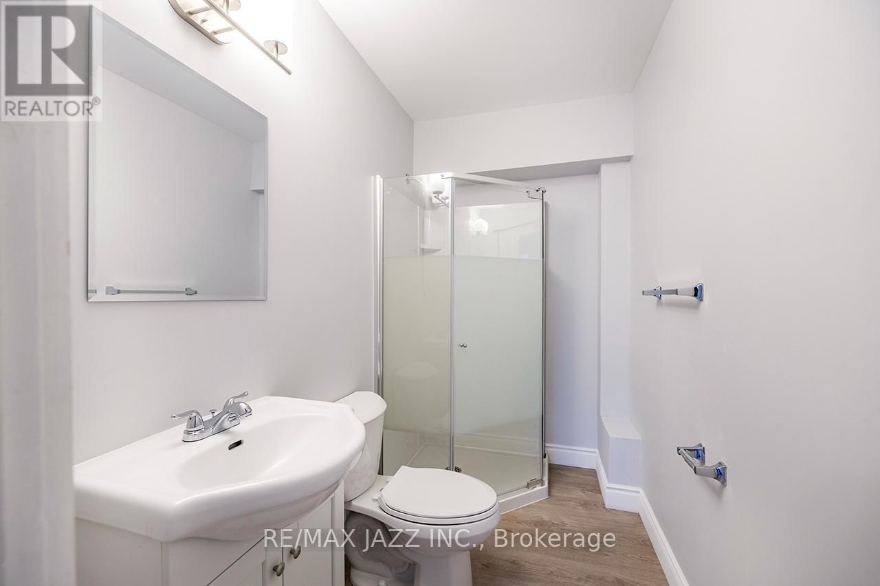 221 WALTON STREET Image 13