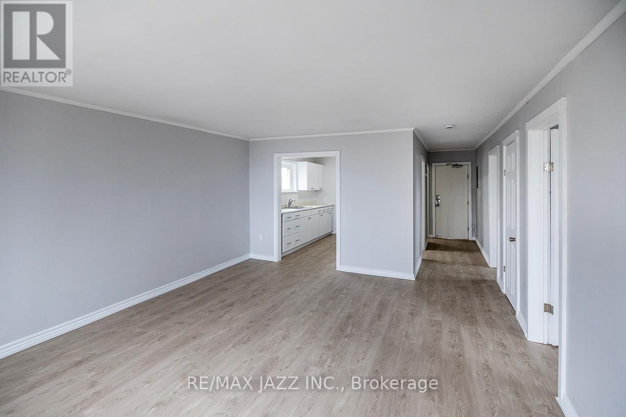 221 WALTON STREET Image 23