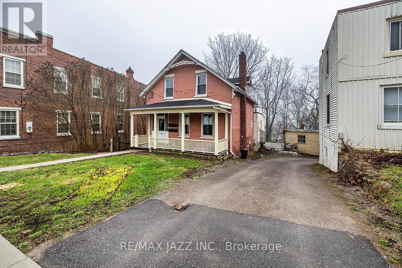 221 WALTON STREET Image 3