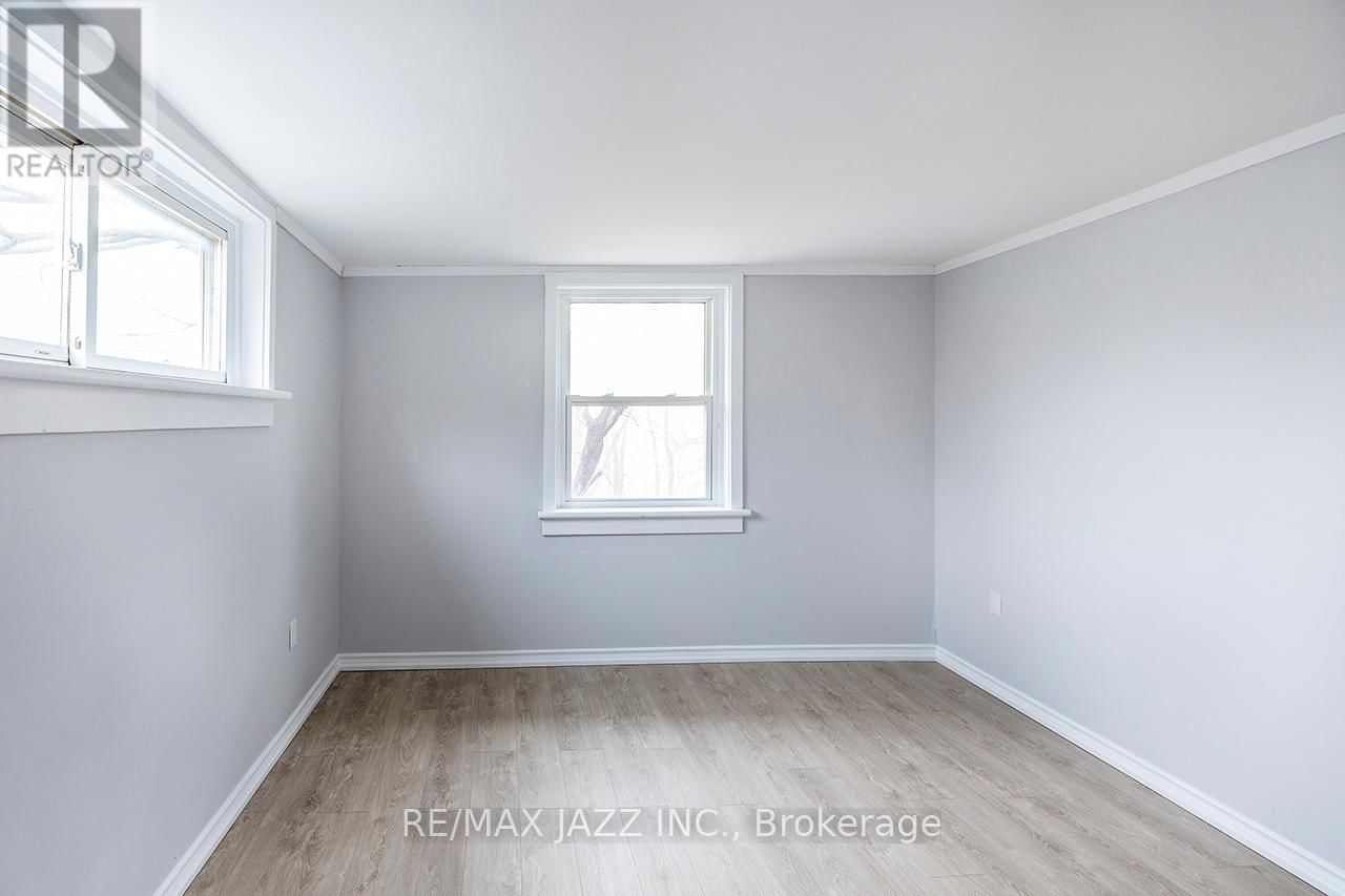 221 WALTON STREET Image 30