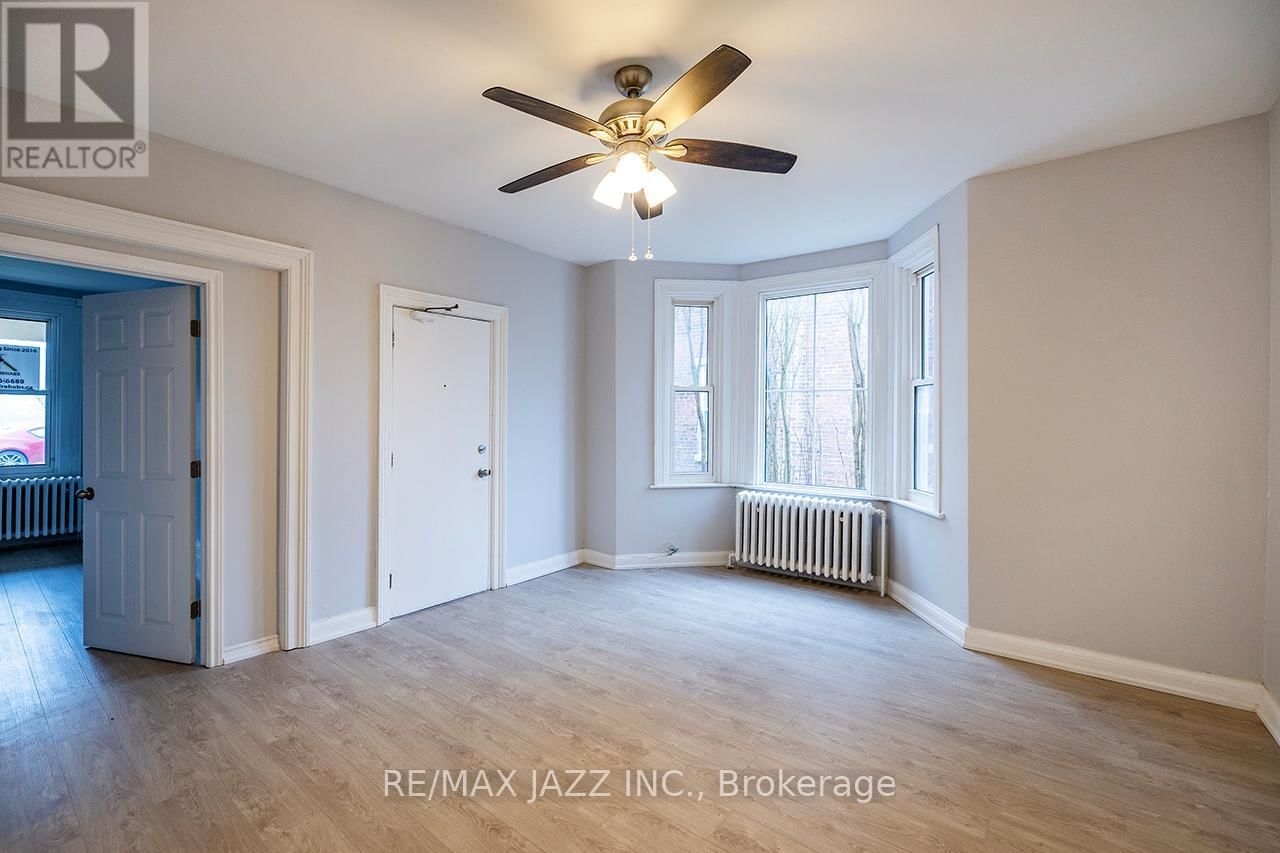 221 WALTON STREET Image 9