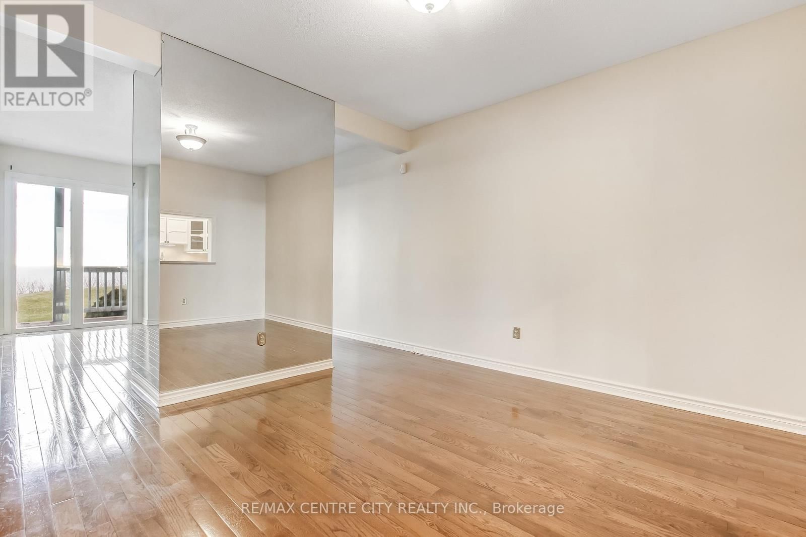 47 - 374 FRONT STREET Image 10