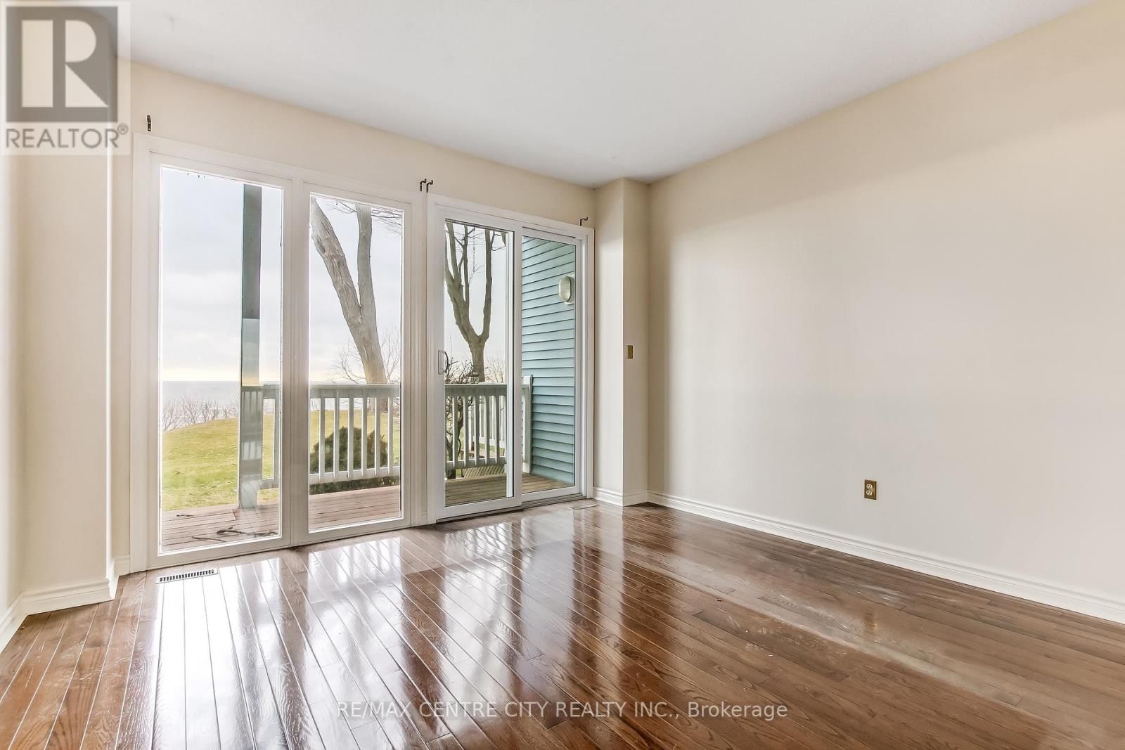 47 - 374 FRONT STREET Image 13