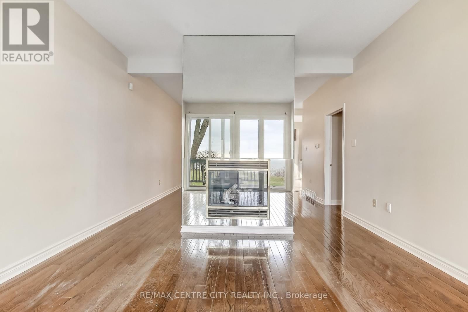 47 - 374 FRONT STREET Image 15