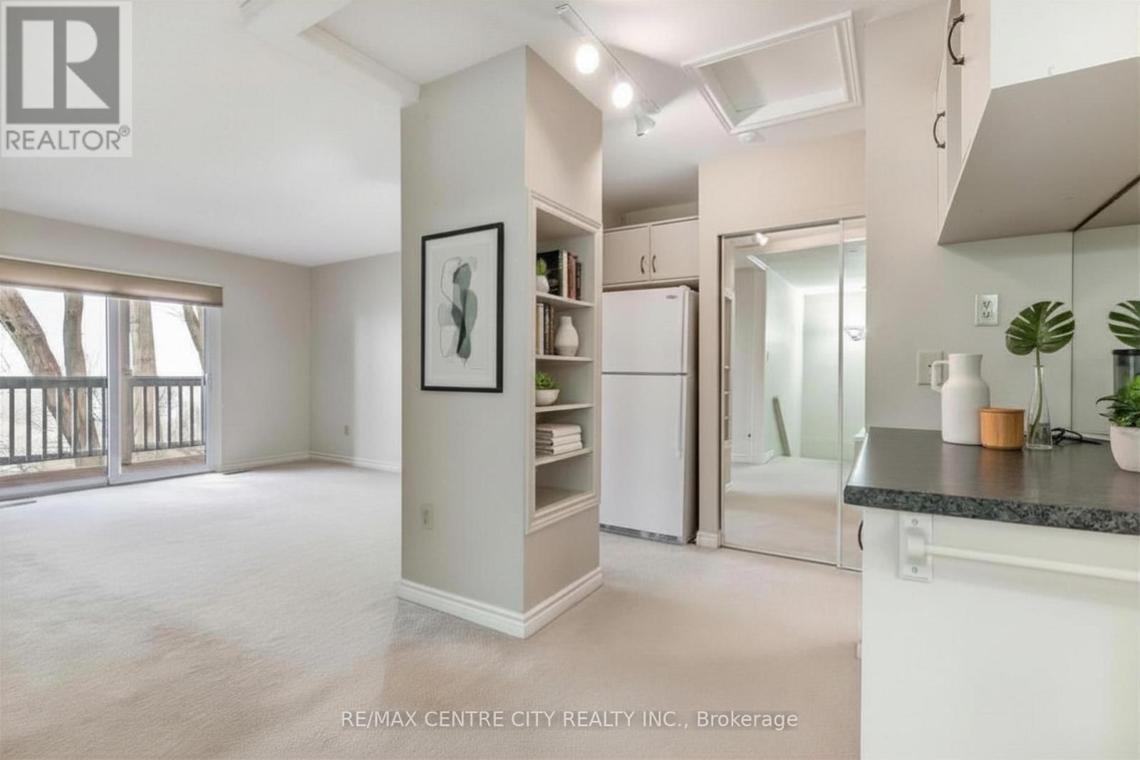 47 - 374 FRONT STREET Image 24