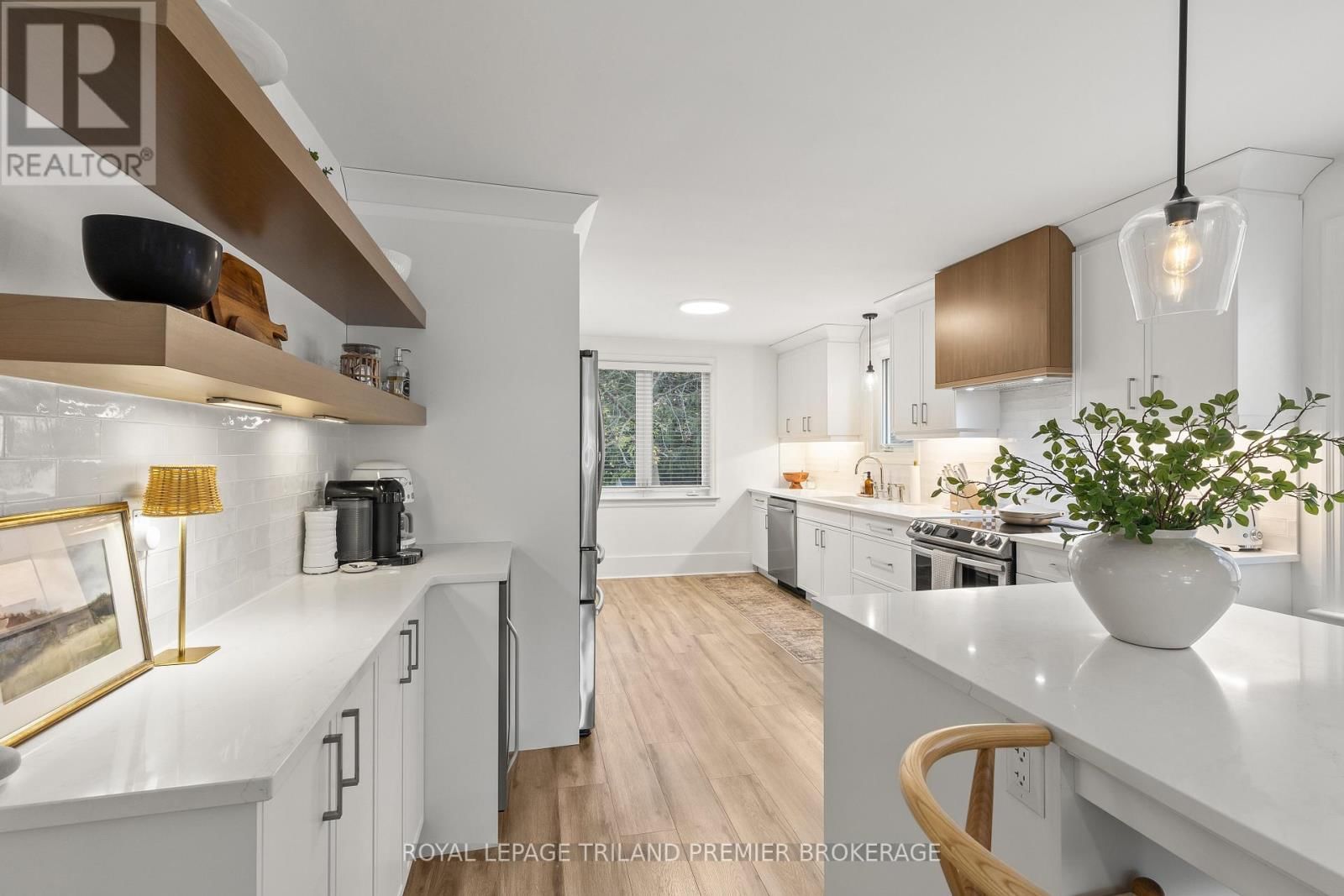 22 BRISCOE STREET EAST Image 10