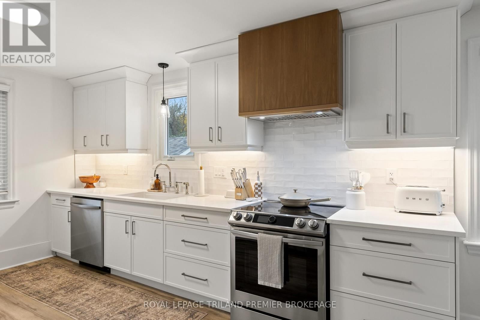 22 BRISCOE STREET EAST Image 11