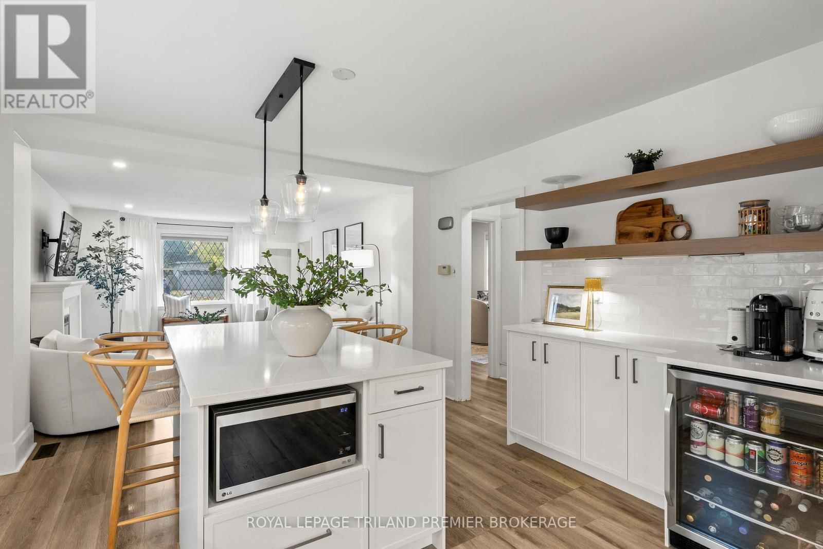 22 BRISCOE STREET EAST Image 12