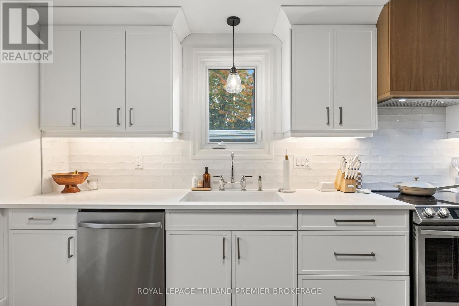 22 BRISCOE STREET EAST Image 14