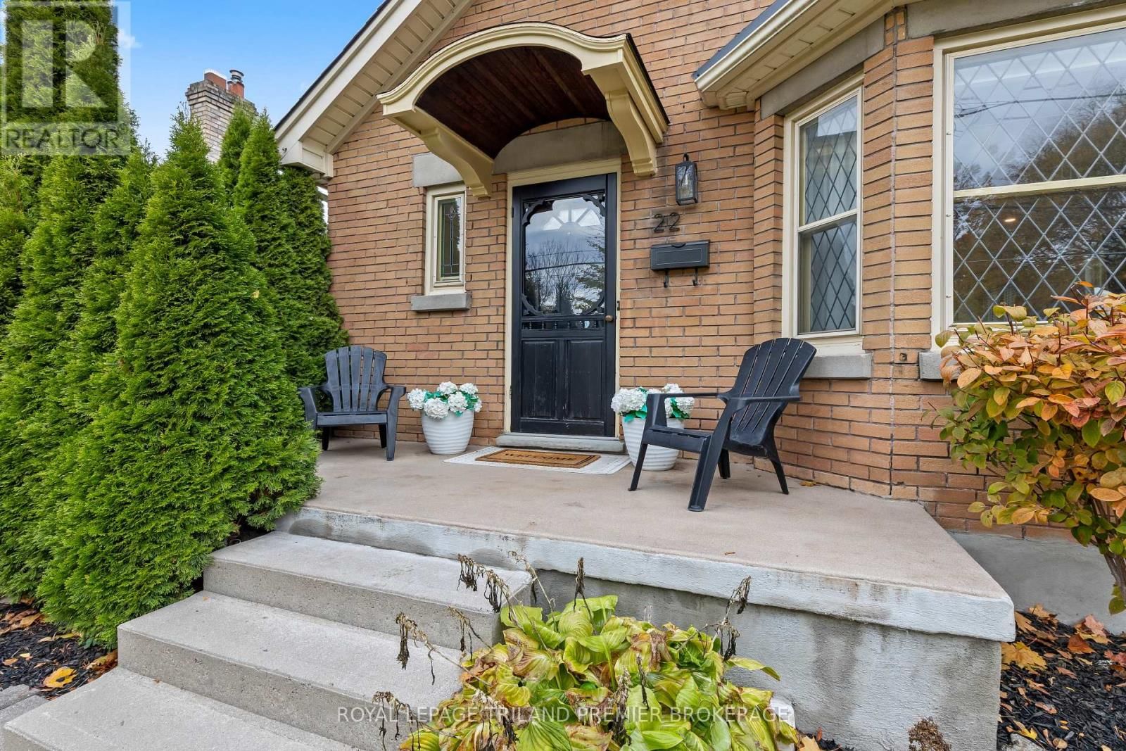 22 BRISCOE STREET EAST Image 2