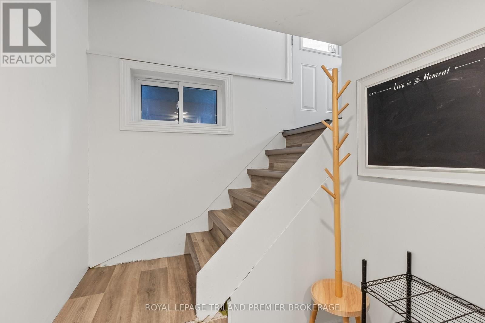 22 BRISCOE STREET EAST Image 26