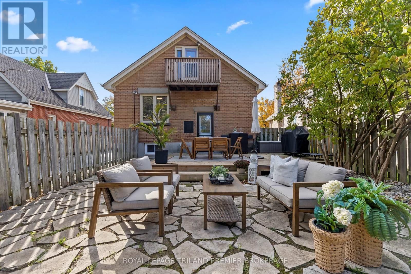 22 BRISCOE STREET EAST Image 35