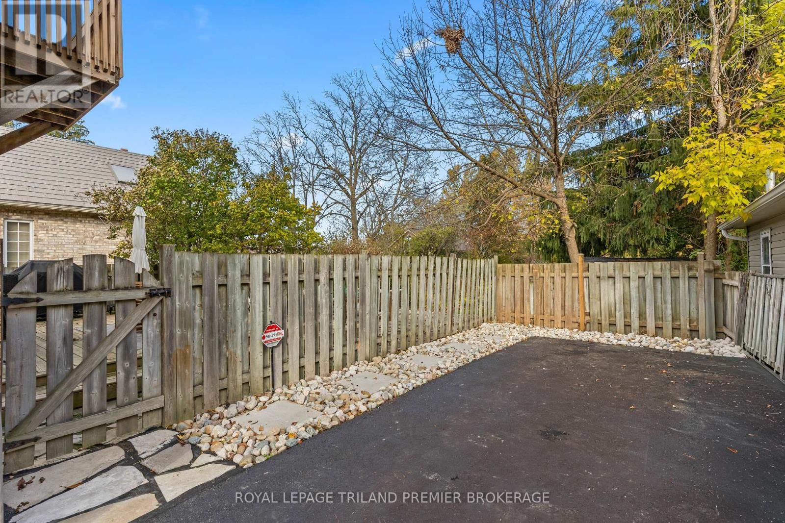 22 BRISCOE STREET EAST Image 43