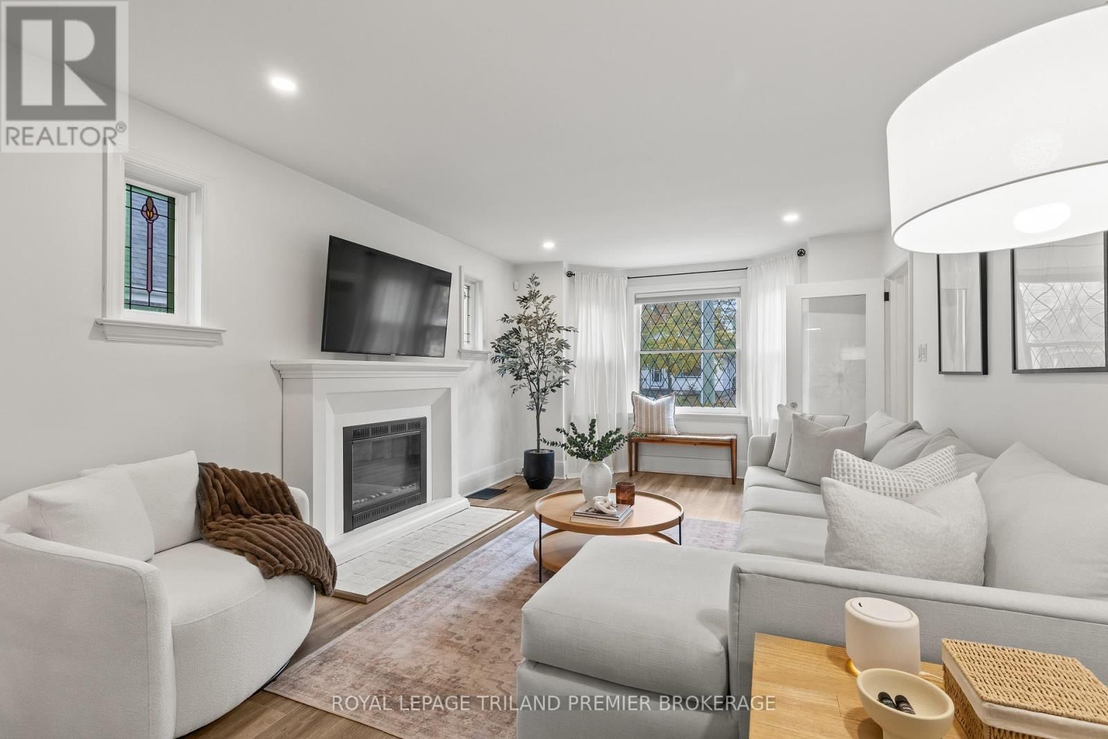 22 BRISCOE STREET EAST Image 5