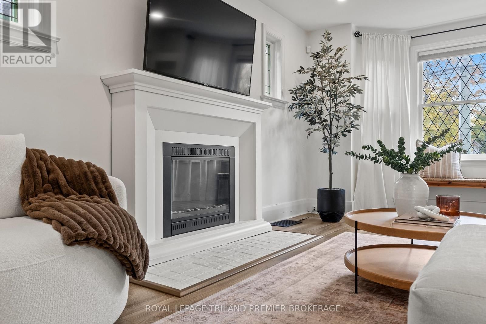 22 BRISCOE STREET EAST Image 6