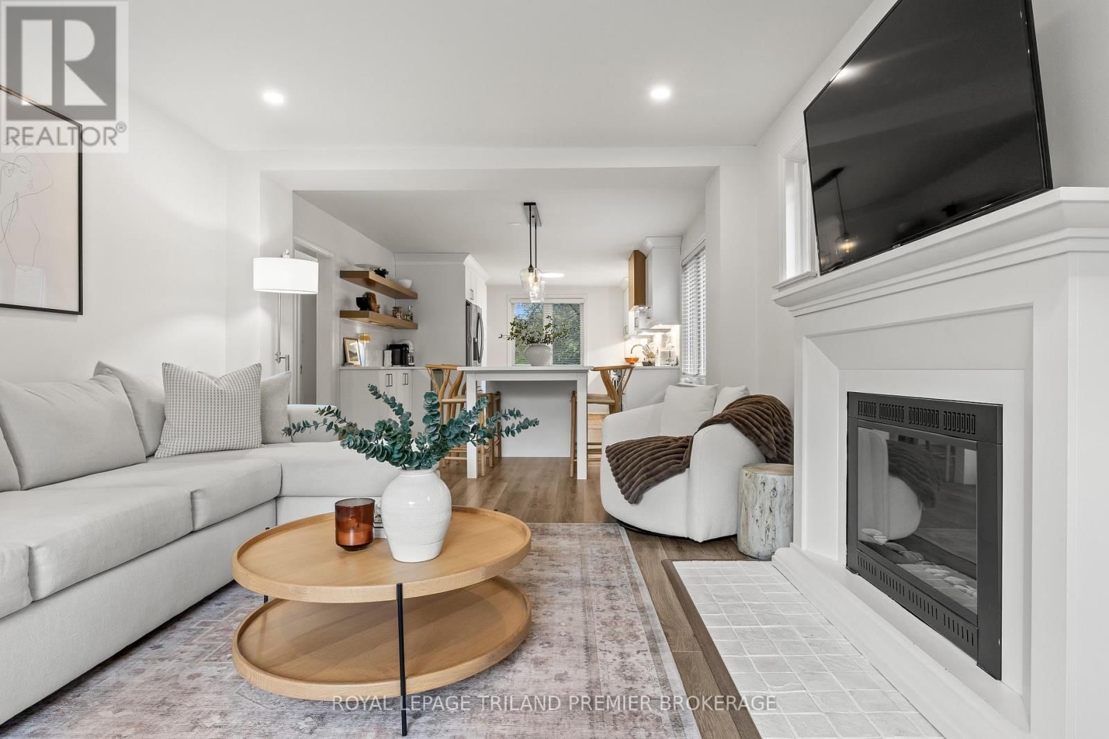 22 BRISCOE STREET EAST Image 7