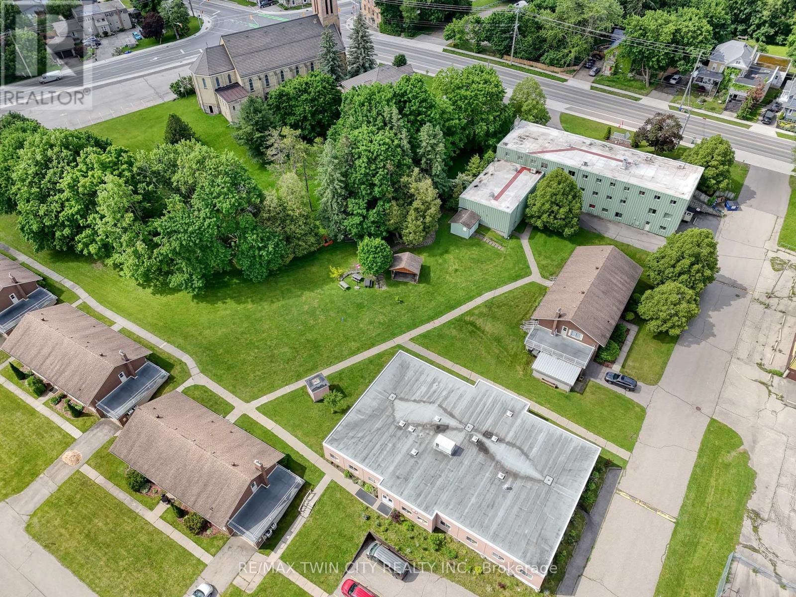 1855 NOTRE DAME DRIVE Image 1