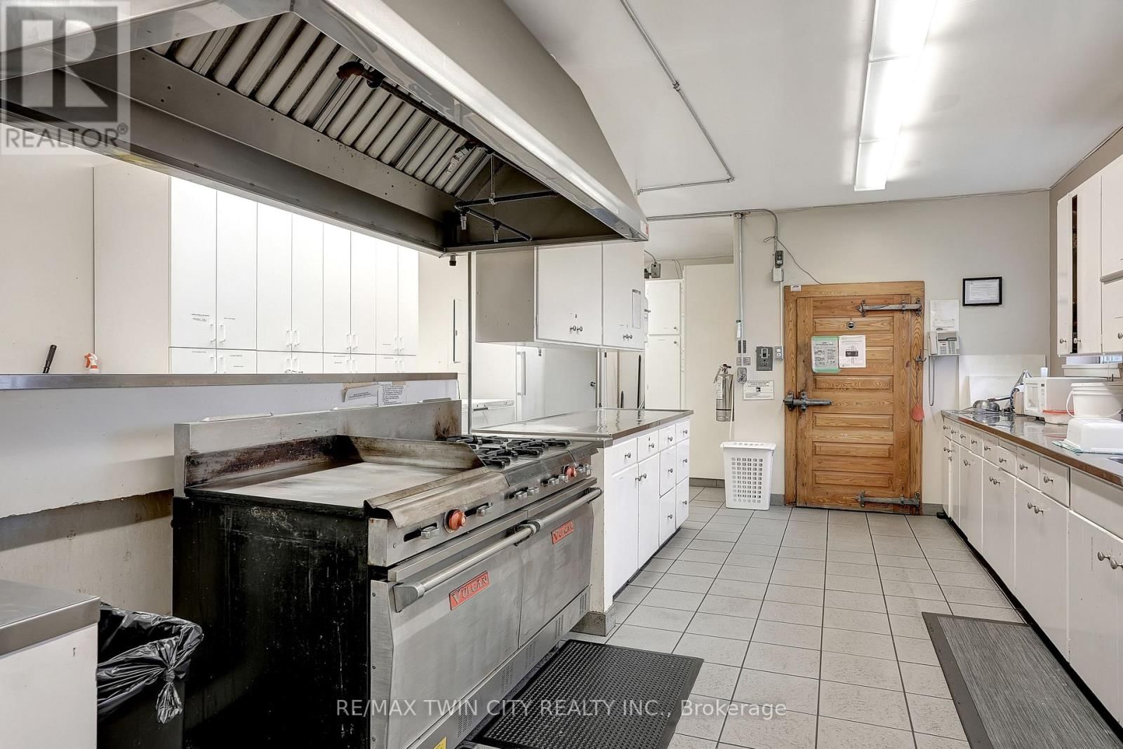 1855 NOTRE DAME DRIVE Image 4