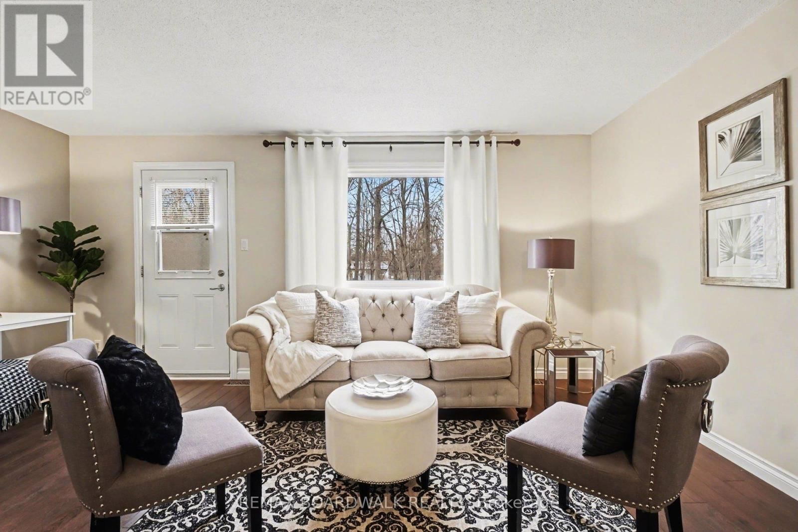 197 TEAL CRESCENT Image 12