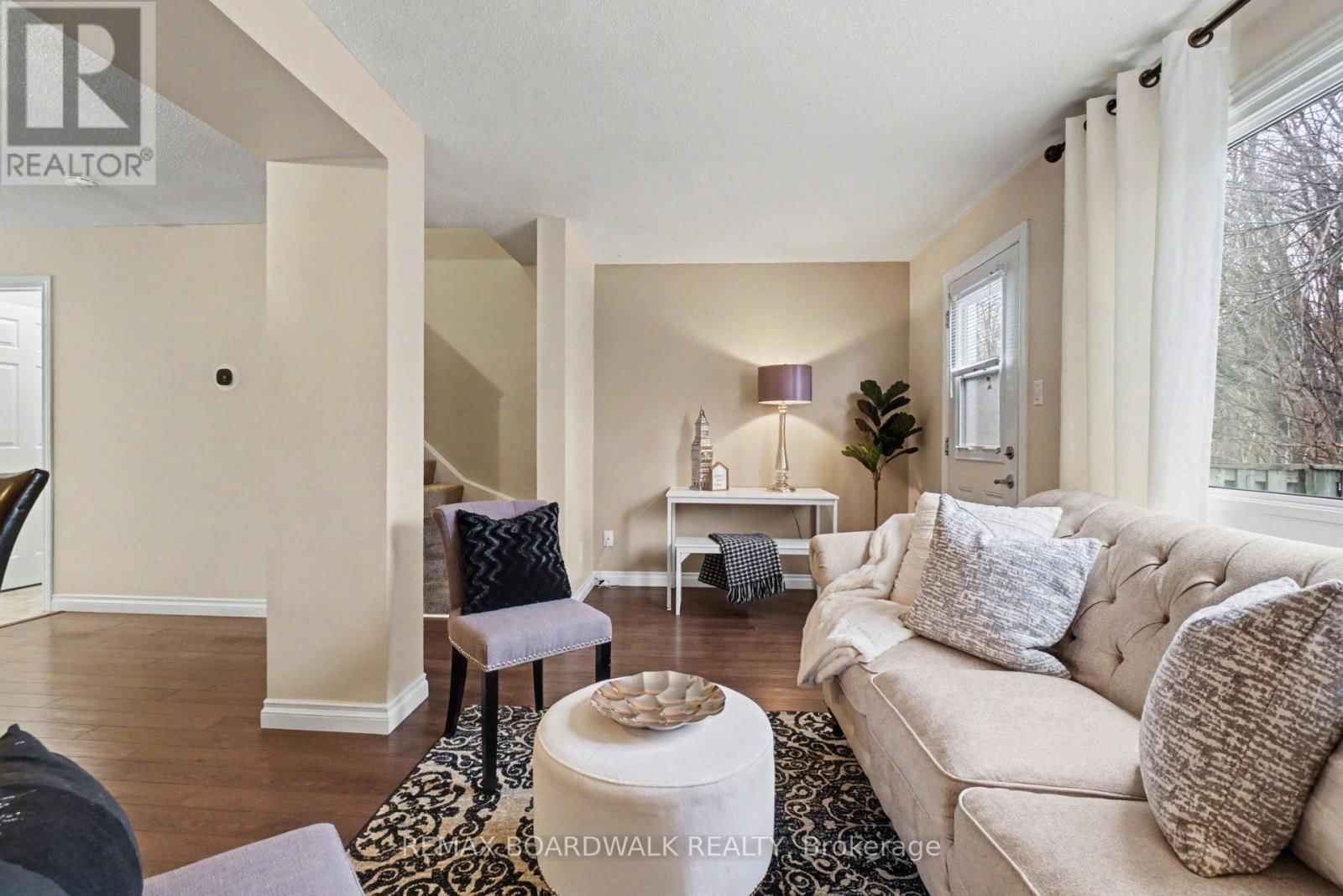 197 TEAL CRESCENT Image 15