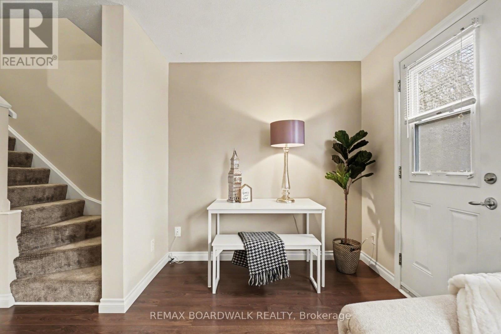 197 TEAL CRESCENT Image 16