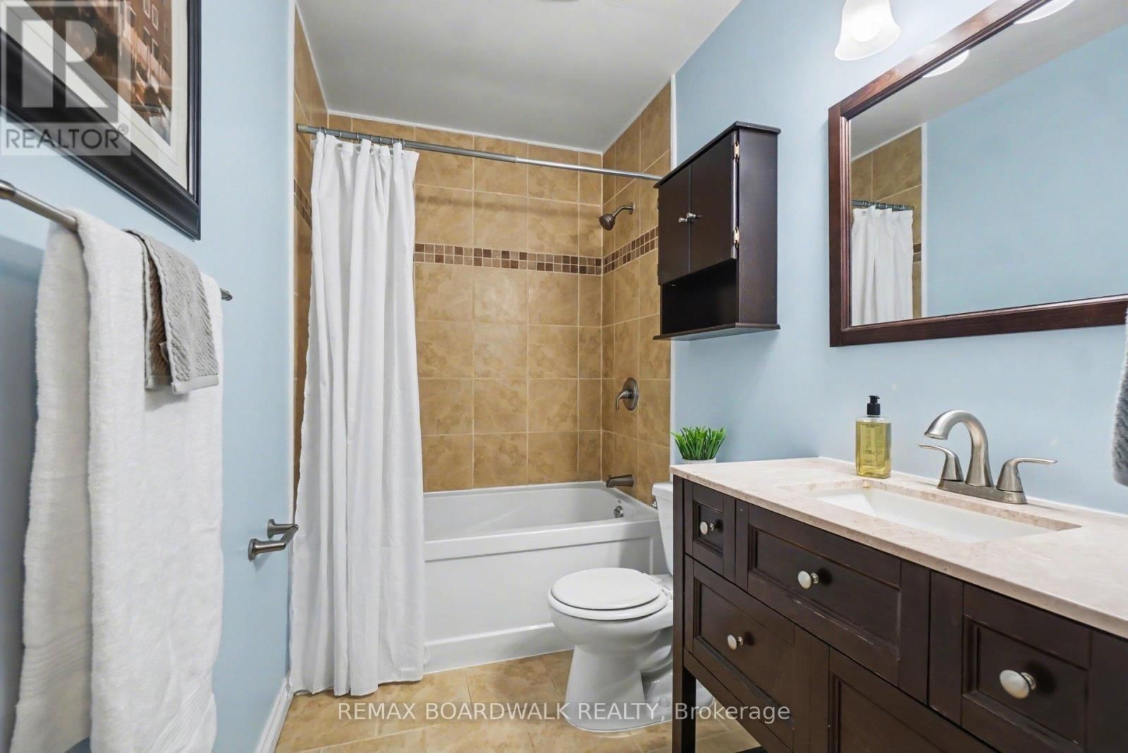 197 TEAL CRESCENT Image 25