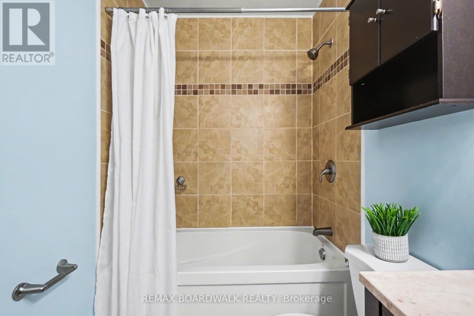 197 TEAL CRESCENT Image 26