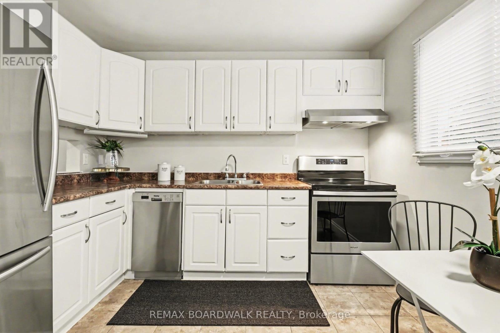 197 TEAL CRESCENT Image 4