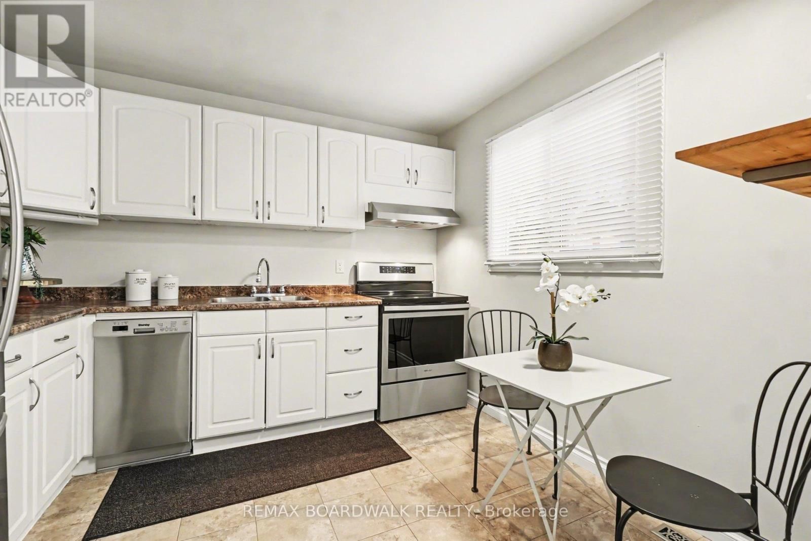 197 TEAL CRESCENT Image 6