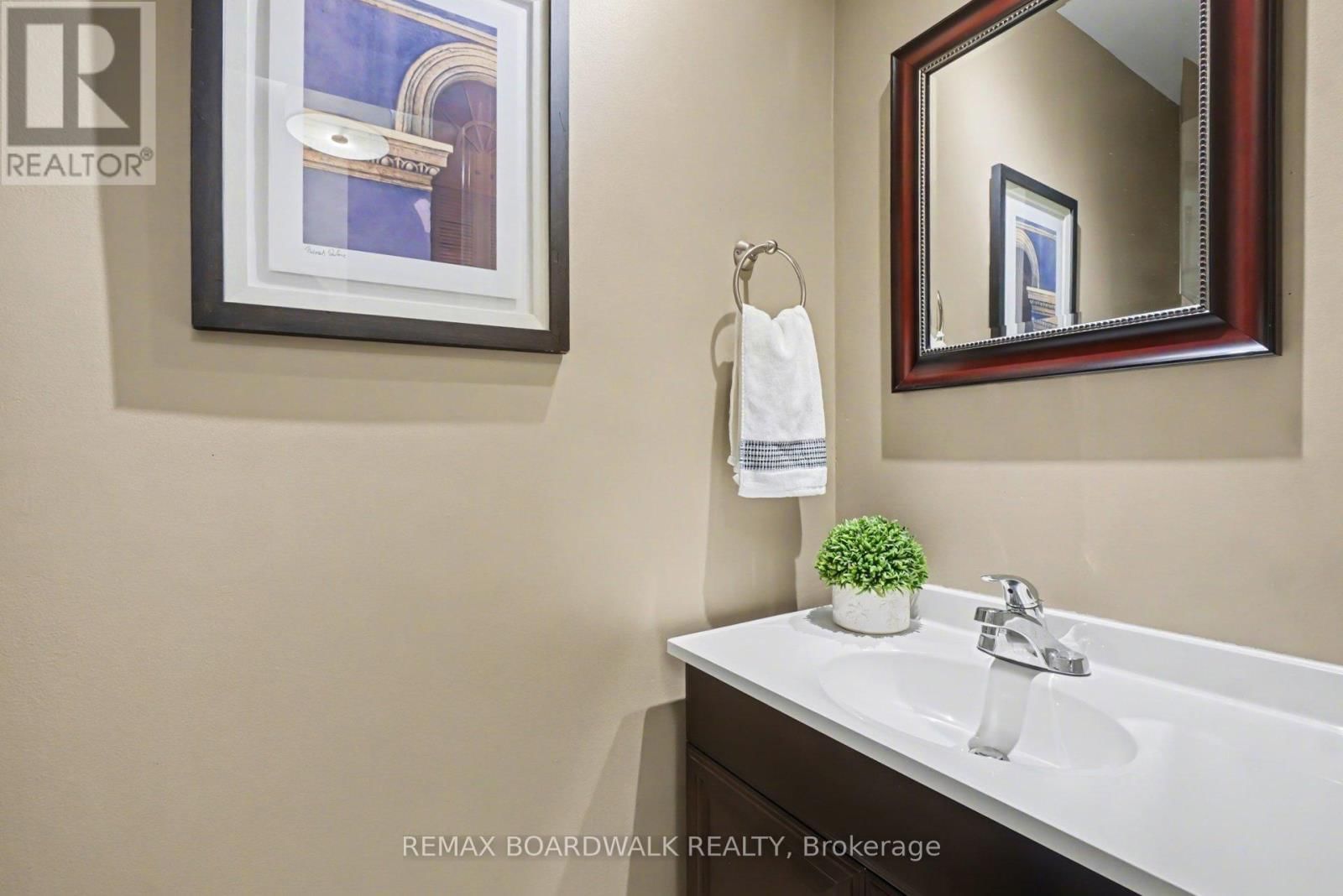 197 TEAL CRESCENT Image 9