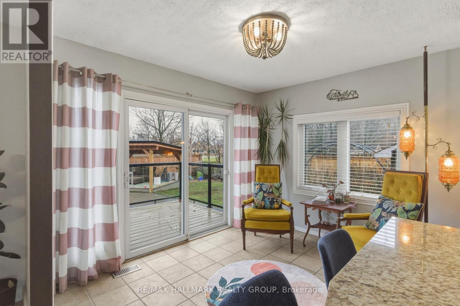 265 KINGSTON CRESCENT Image 11