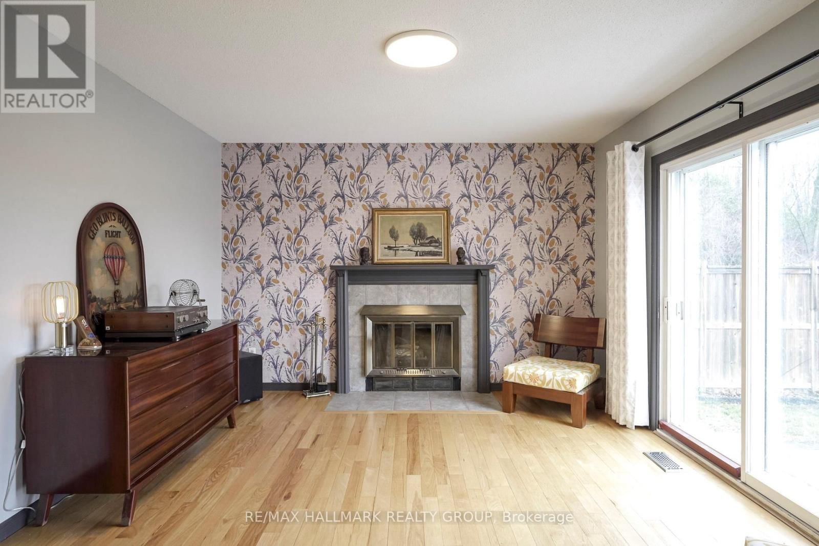 265 KINGSTON CRESCENT Image 19