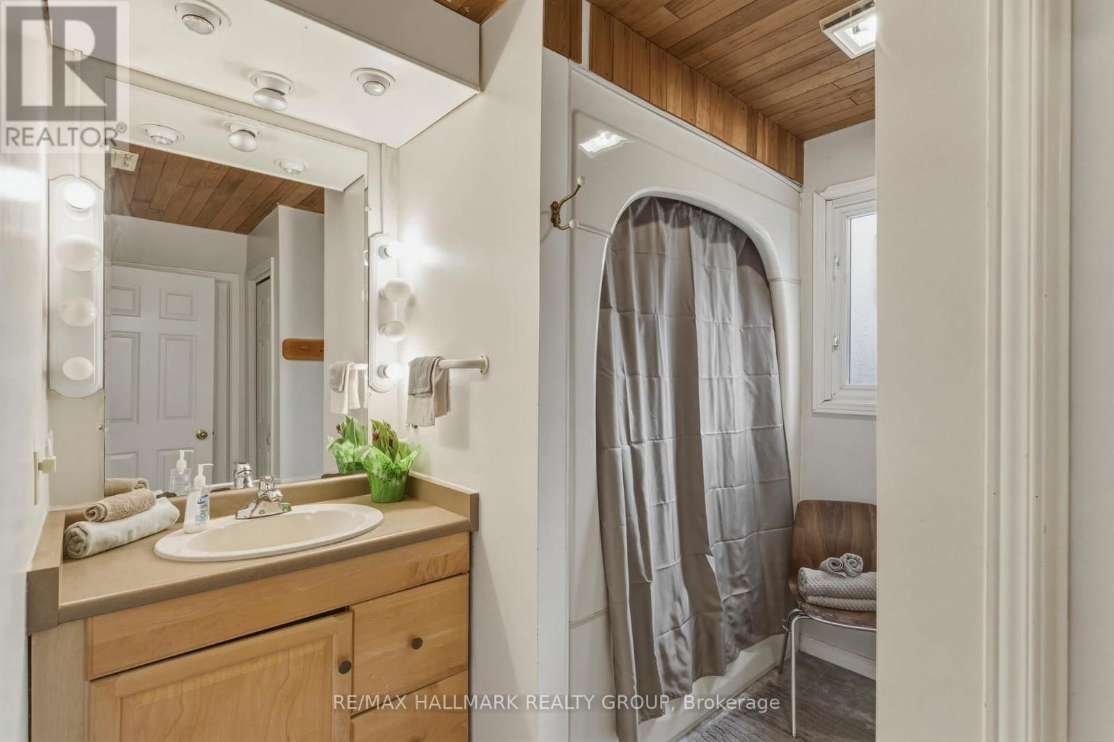 265 KINGSTON CRESCENT Image 26