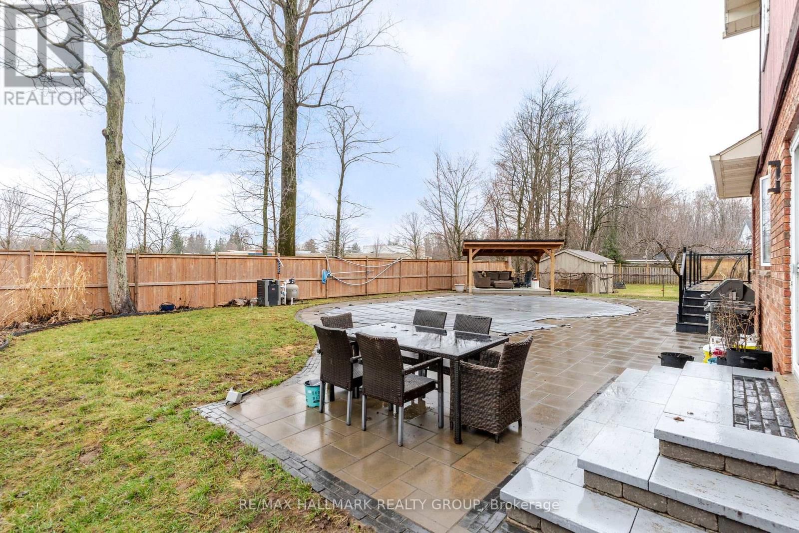 265 KINGSTON CRESCENT Image 32