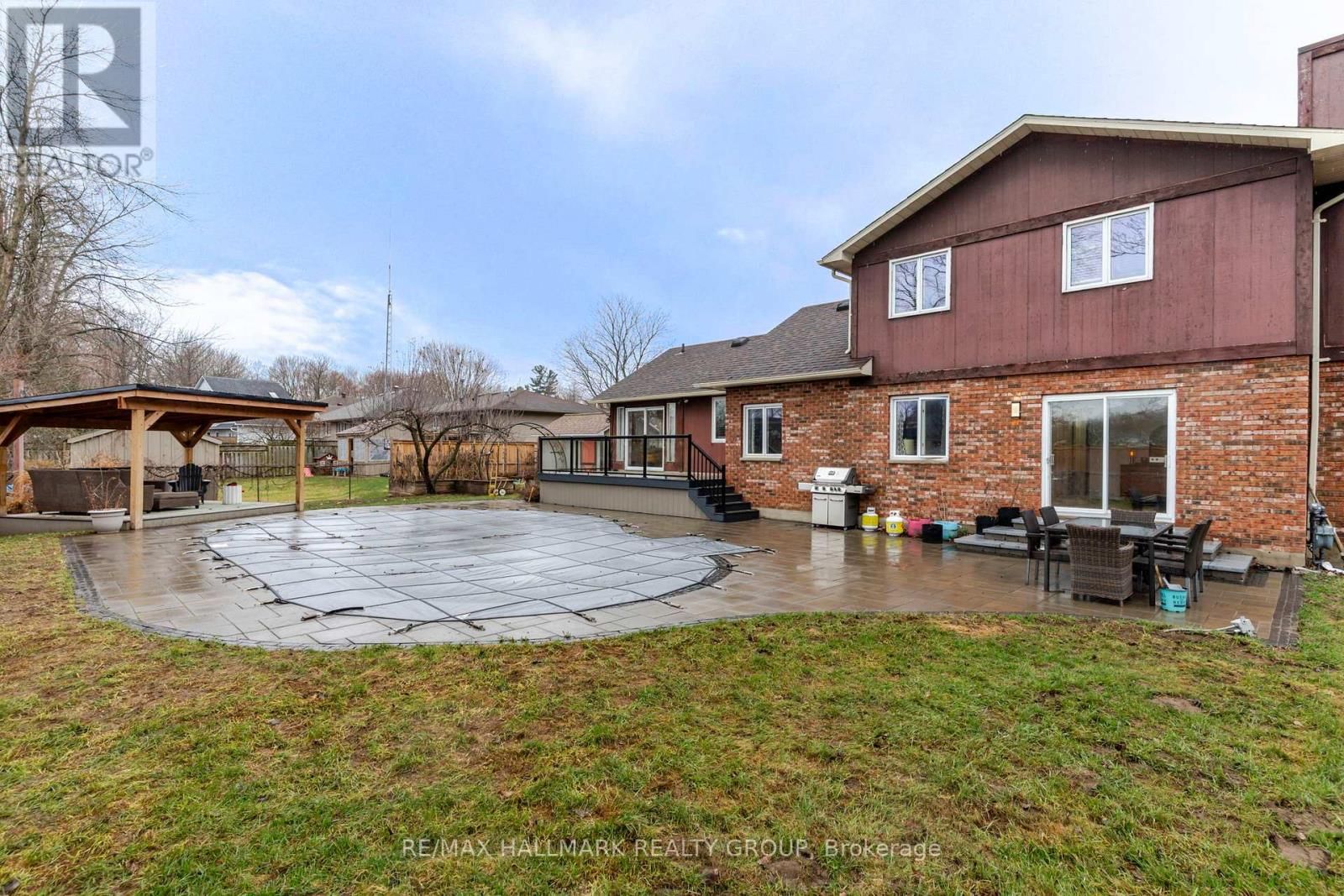 265 KINGSTON CRESCENT Image 34