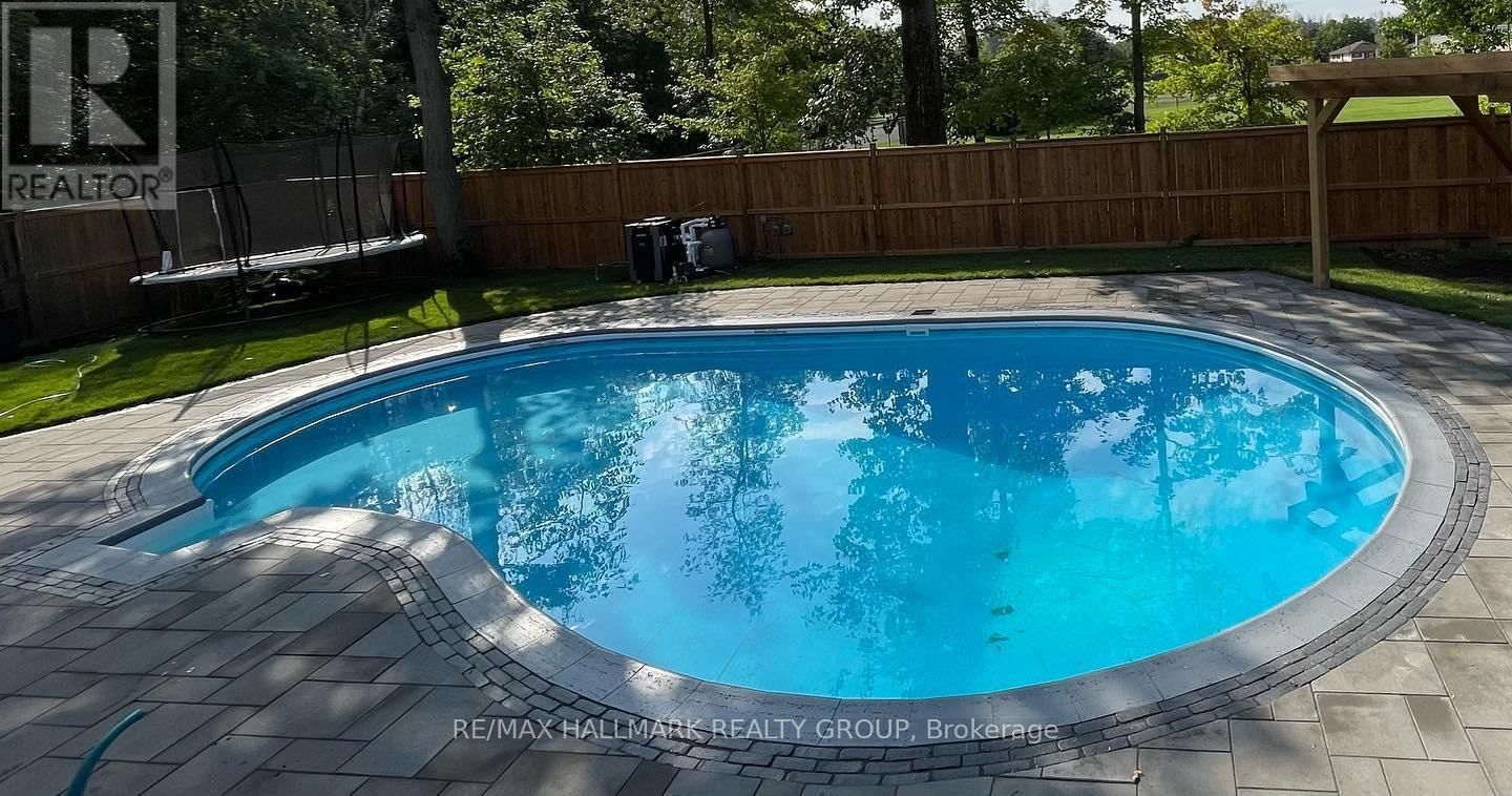 265 KINGSTON CRESCENT Image 39